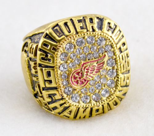 NHL Detroit Red Wings World Champions Gold Ring